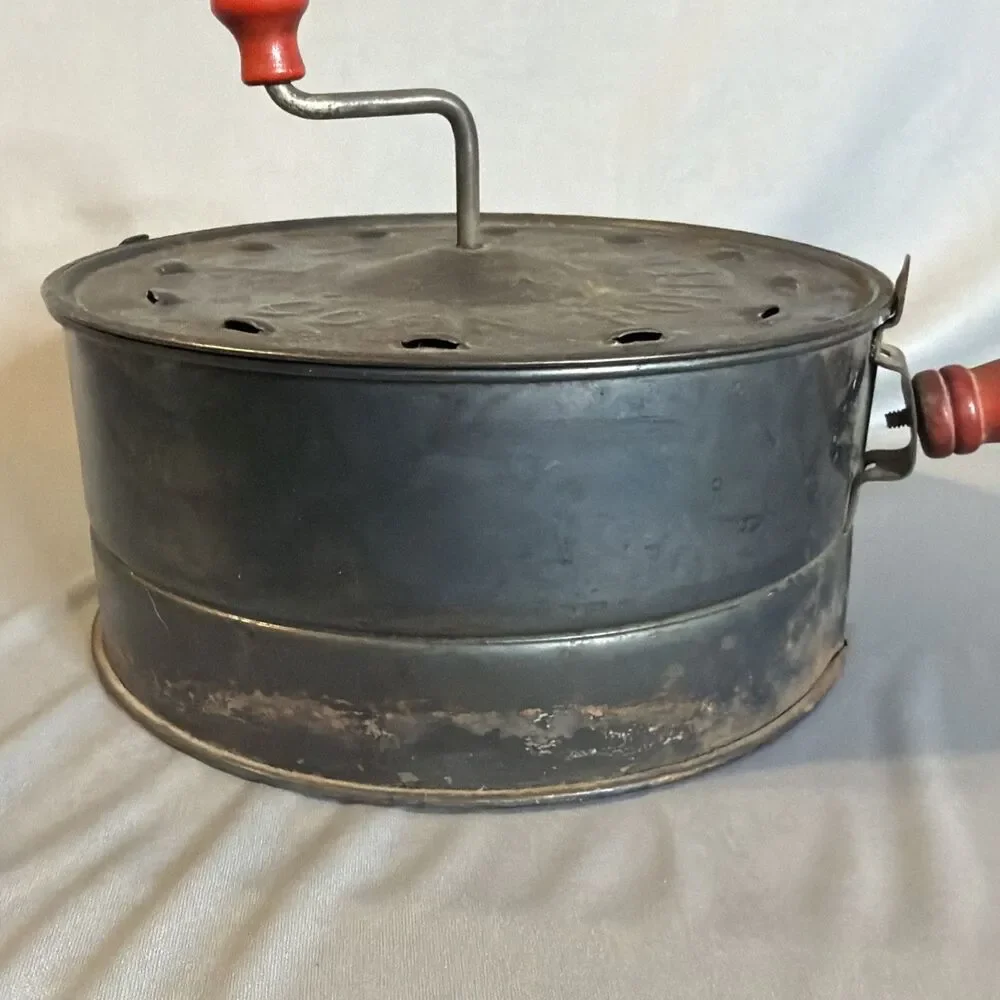 Vintage E-Z Corn Popper Pan with Lid Metal Red Wood Handle Primitive Rustic